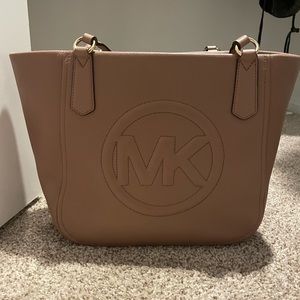 Michael kors tote